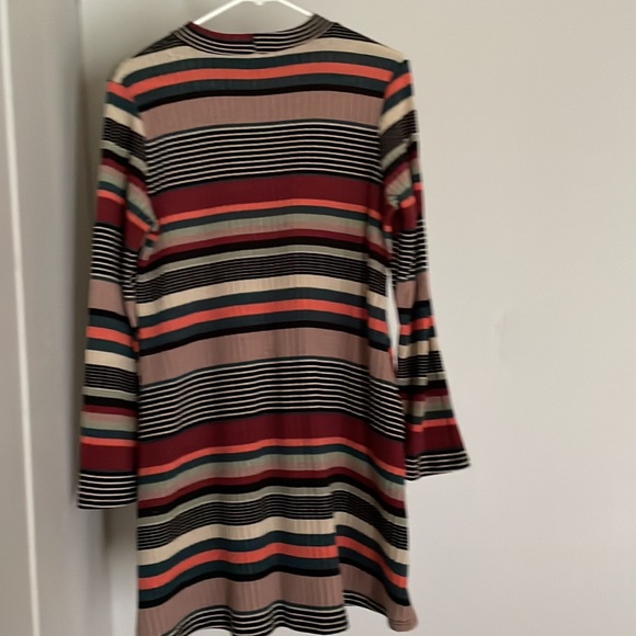 Top - Picture 2 of 5